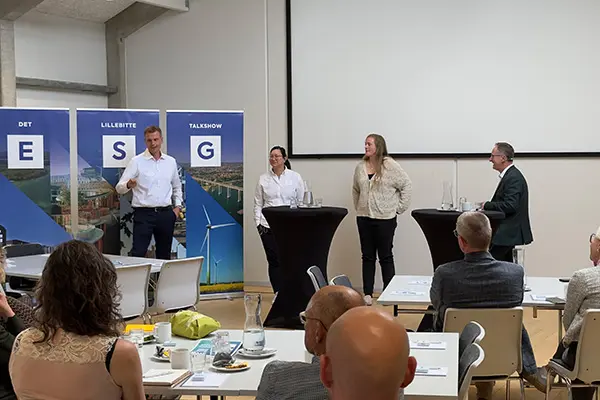 Direktør Thomas Hornbæk Boding, CSR-ansvarlige Vi La Lauridsen og miljøambassadør Trine Lindskov fra LIFA samt kommunikationschef Jan Bonde fra Erhvervshus Fyn